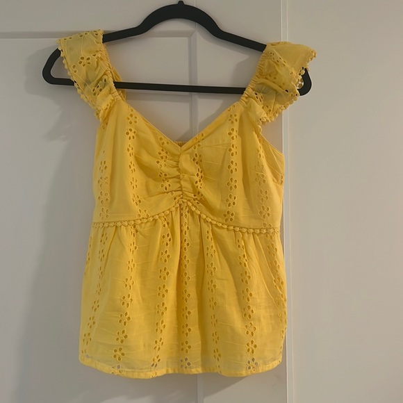 Beautiful Yellow Lace Tank - Picture 1 of 3